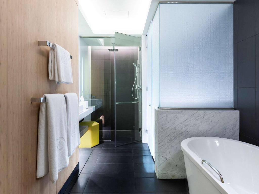 sofitel bathroom.jpg