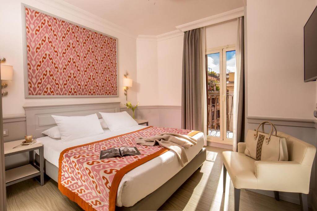 hotel della bedroom.jpg