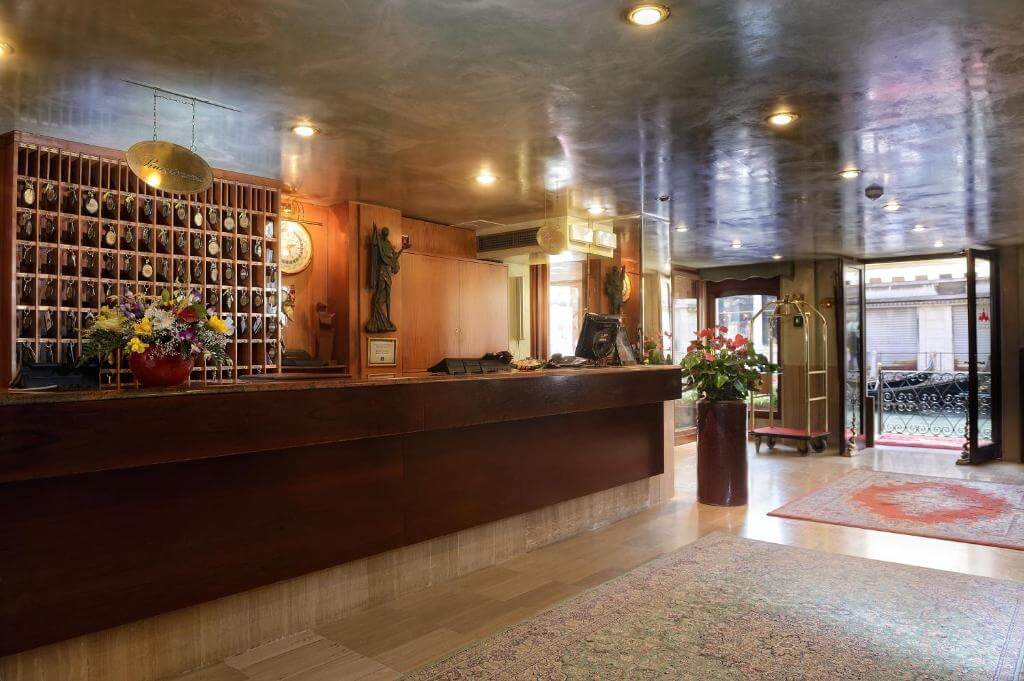 hotel cavalletto reception.jpg