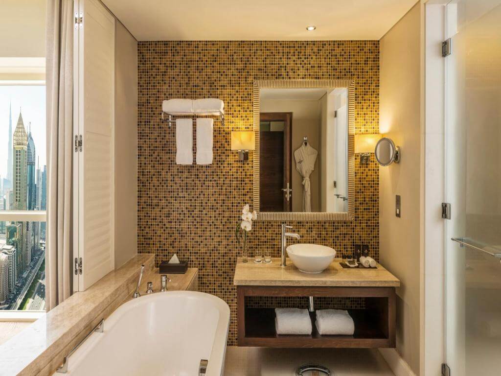 tower plaza hotel bathroom.jpg