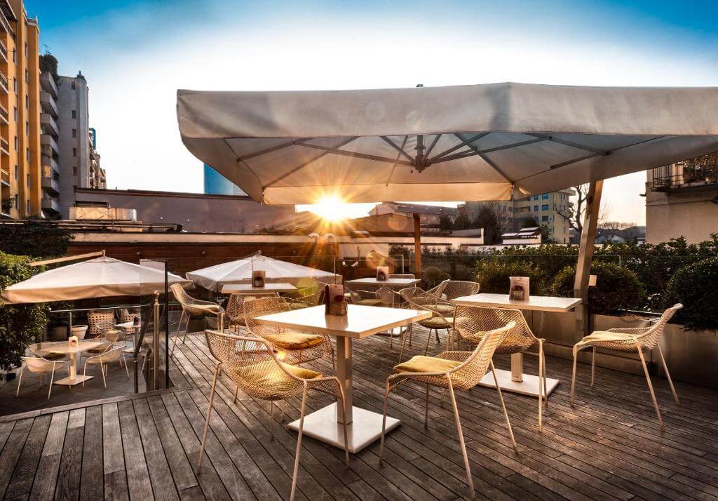 Crowne Plaza Milan City cafe.jpg