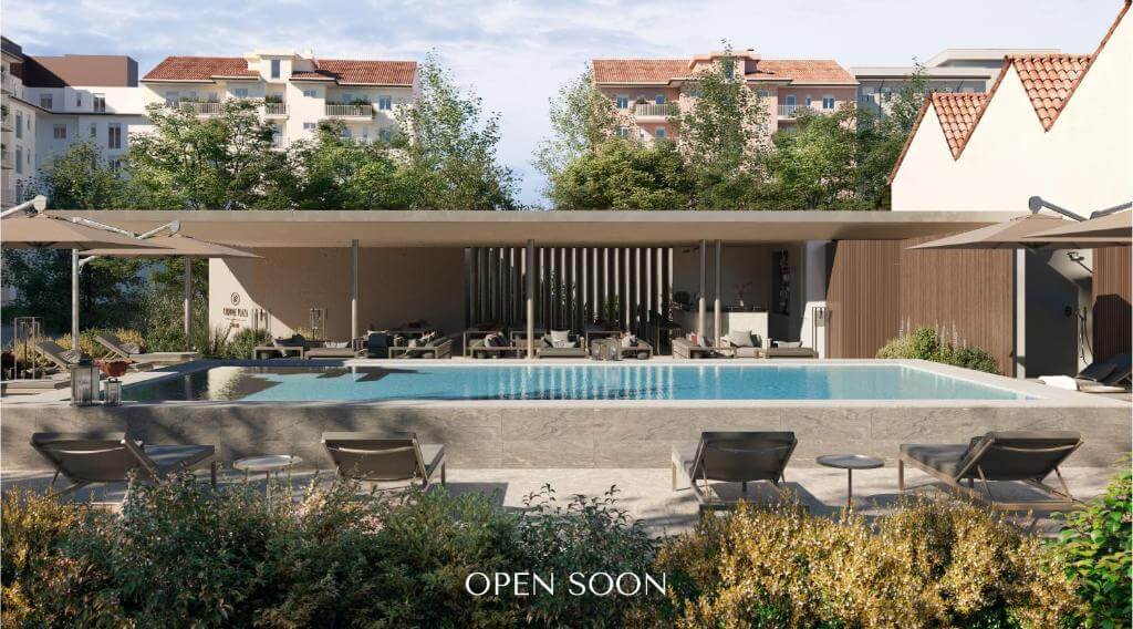 Crowne Plaza Milan City swimming pool.jpg