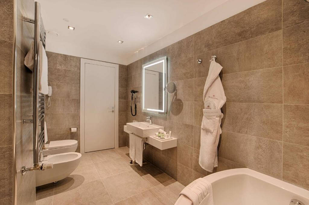 NH Collection Palazzo Cinquecento Rome Bathroom.jpg