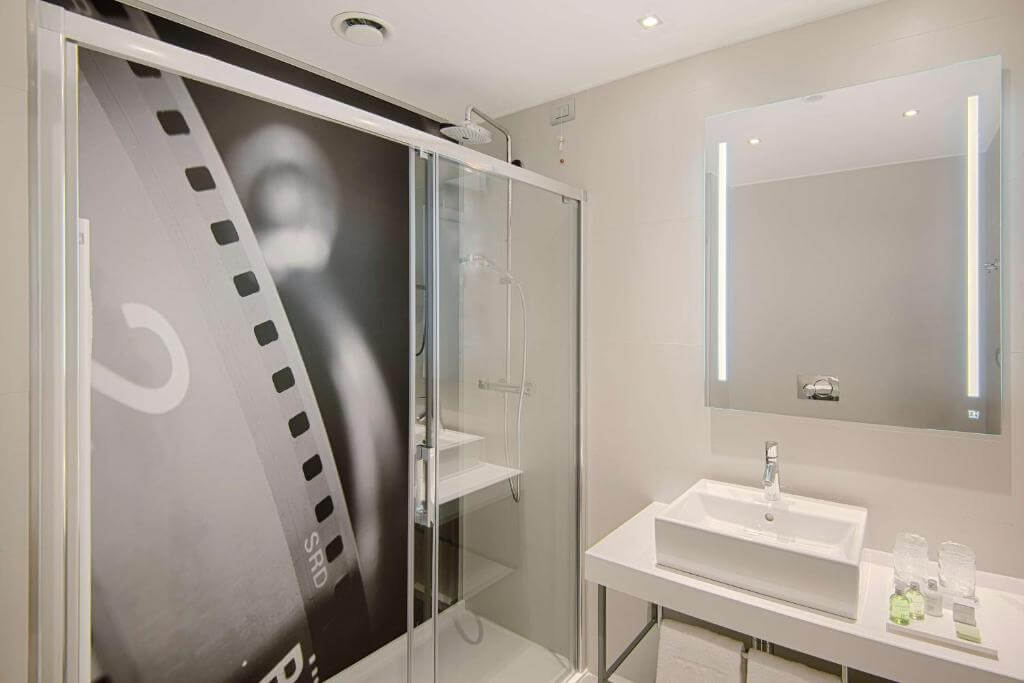Hotel NH Venezia Rio Novo BATHROOM.jpg