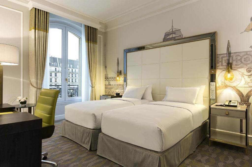 Hilton Paris Opera bedroom 2.jpg