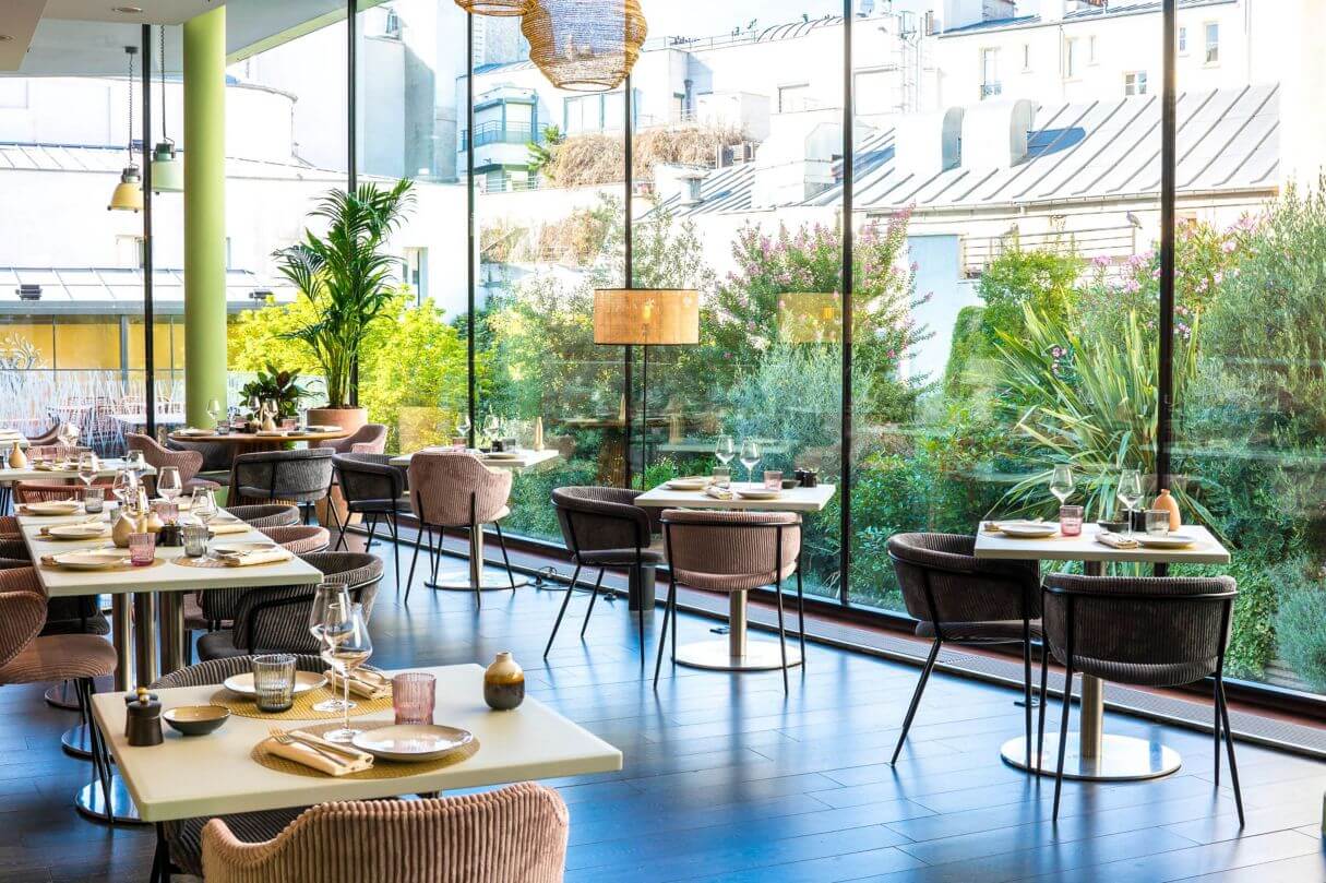renaissance arc paris restaurant.jpg