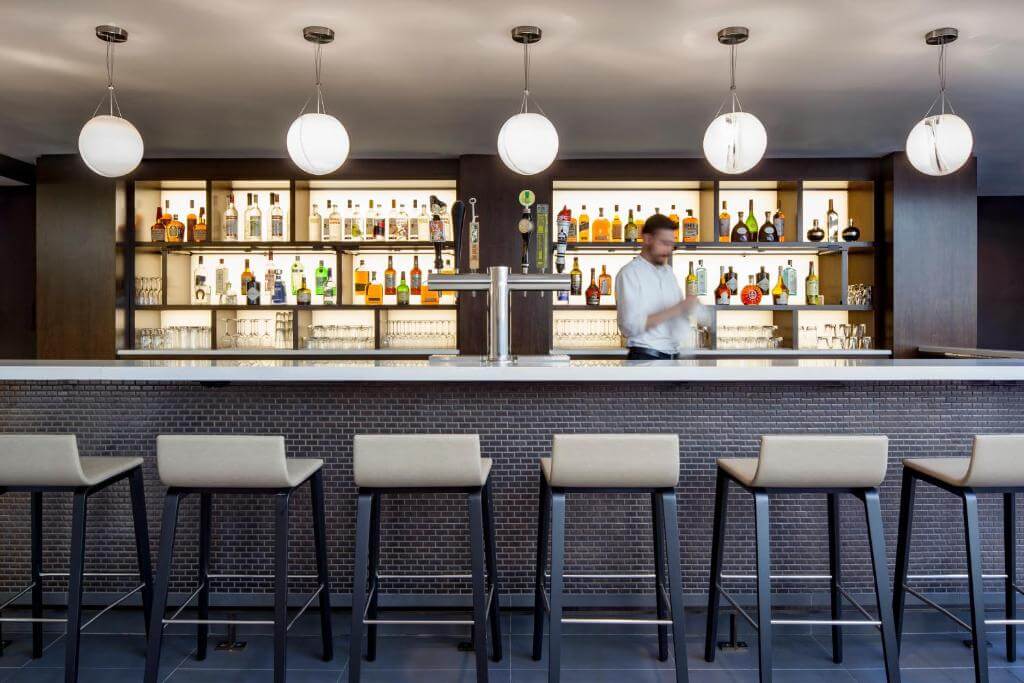 Hilton DC Capitol Hill bar.jpg