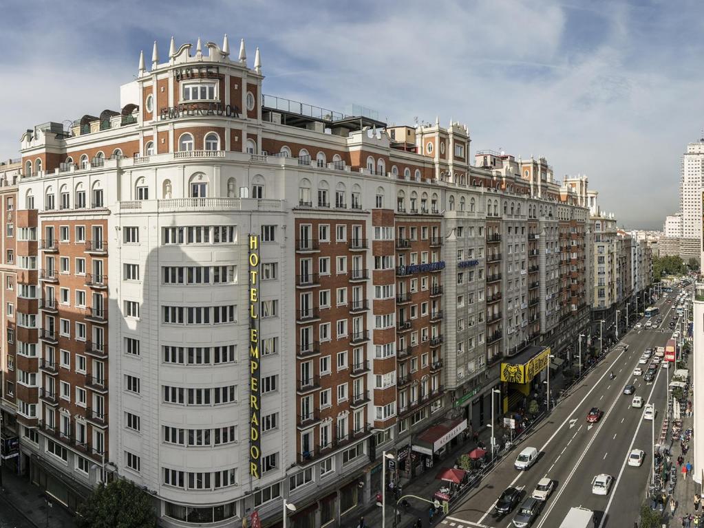 Hotel emperador madrid 1.jpg