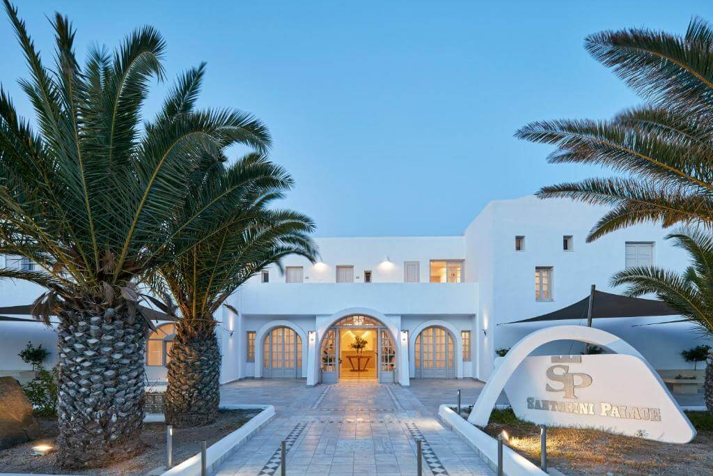 Santorini Palace 1.jpg