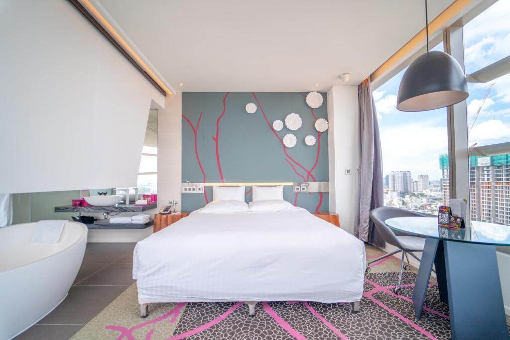 pullman saigon 3.jpg