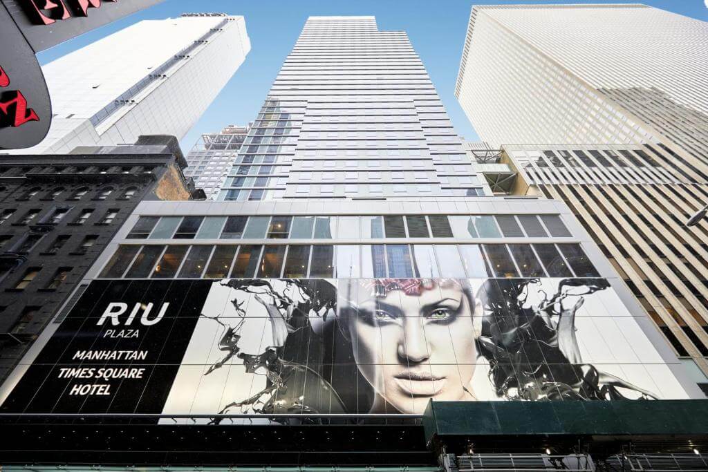 Riu Plaza 1.jpg