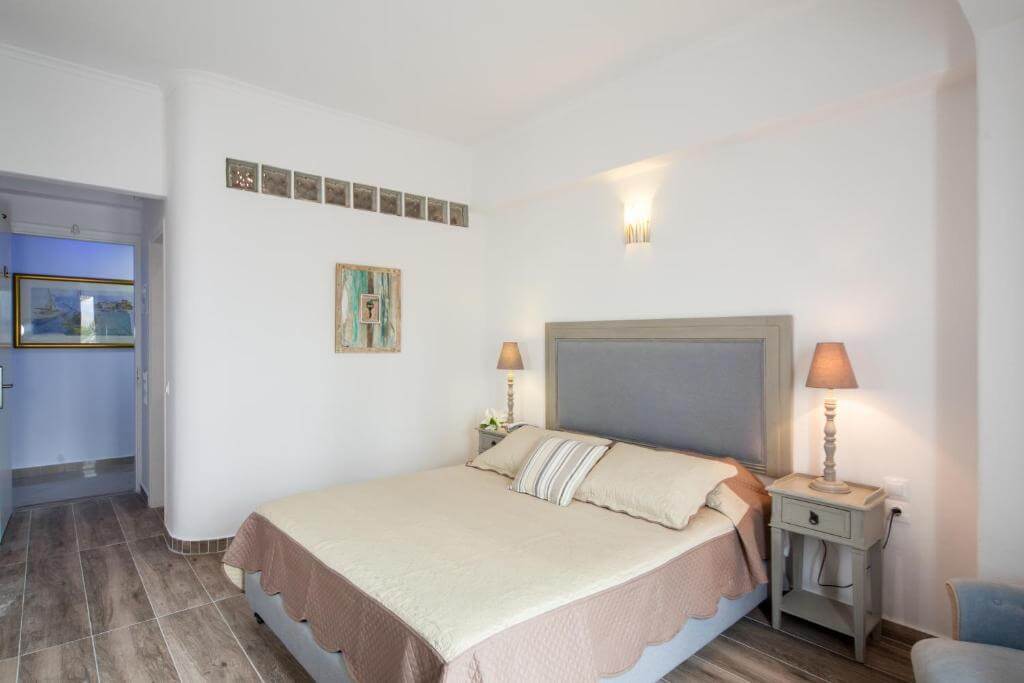 daedalus santorini 4.jpg