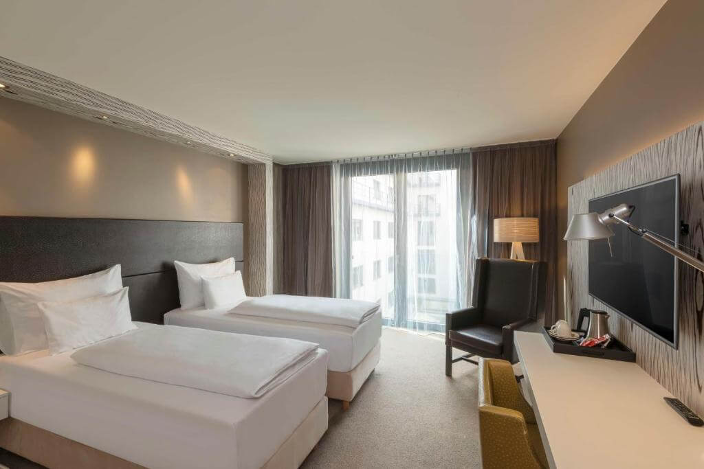 Vienna Doubletree 5.jpg
