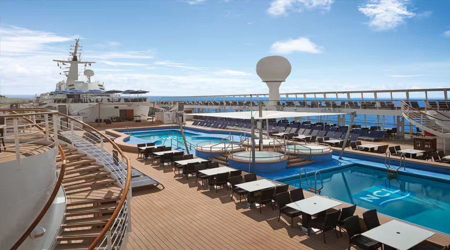 OBE.Sky-3-ncl_Sky_PoolDeck.jpg