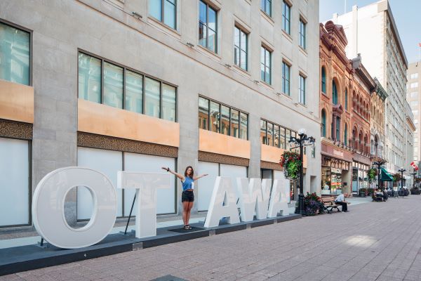 OTTAWA-sign-Sparks-St-2B3A8904-credit-Ottawa-Tourism.jpg