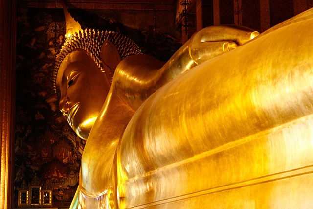 Sleeping buddha bangkok.jpg
