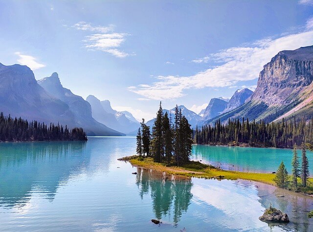 Maligne lake.jpg