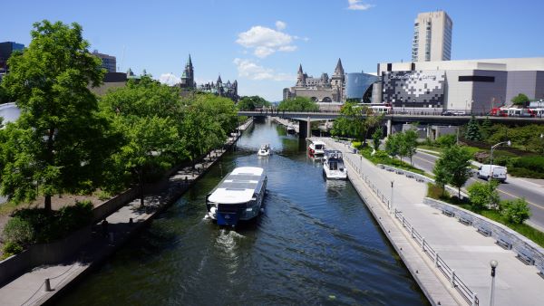 Rideau Canal Cruise DSC06523 credit Ottawa Tourism.jpg