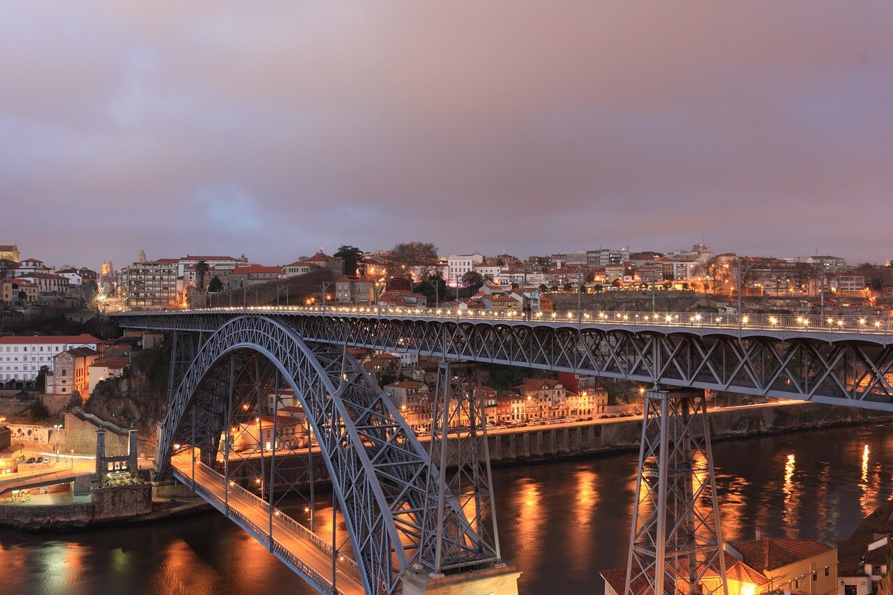Porto bridge 2.jpg