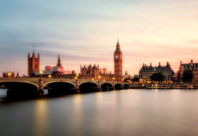 London palace.jpg