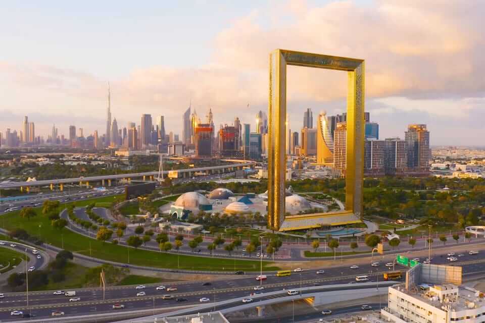 Dubai frame.jpg