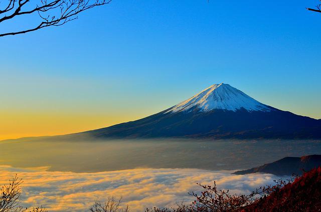 mountain-gaa2b5b883_640.jpg