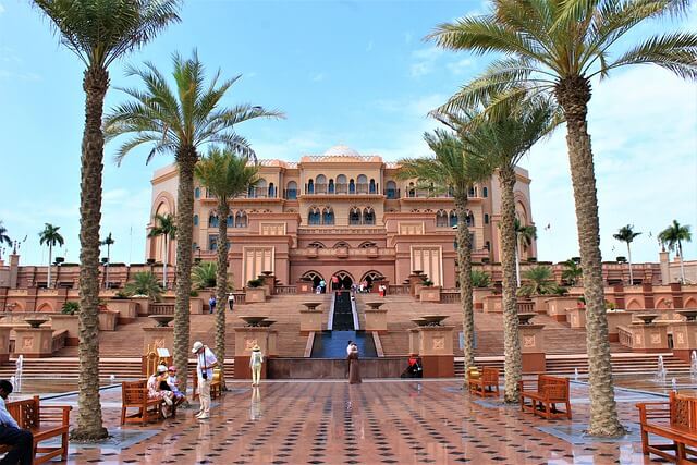 Emirates palace.jpg