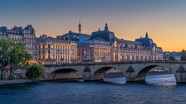 paris bridge.jpg