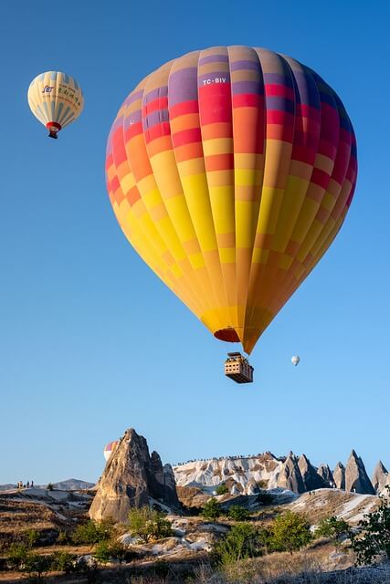 hot-air-balloons-4561264_640.jpg