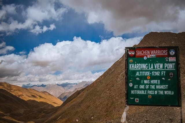 Khardung LA pass.jpg