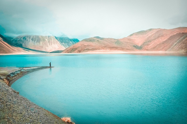 lake-6041014_640-427.jpg