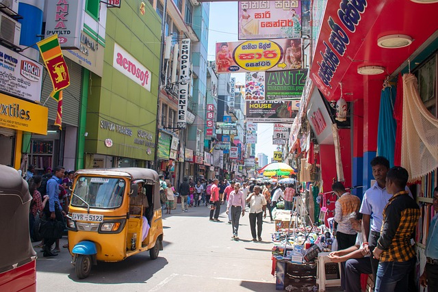 busy-street-4534537_640.jpg