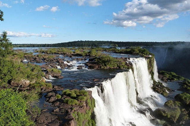 waterfalls-of-iguacu-640-427 (1).jpg