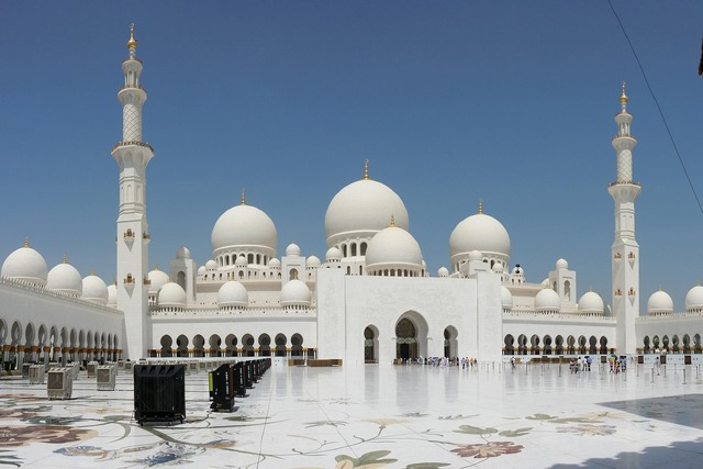 abu-dhabi-600875_1920.jpg