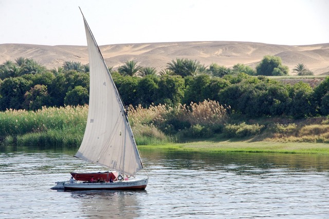 felucca-5913425_1280 (1).jpg