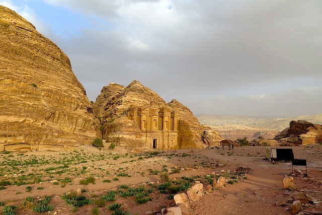 petra-522534_640 (1).jpg