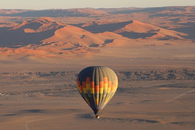 hot-air-balloon-8952046_1280 (1).jpg