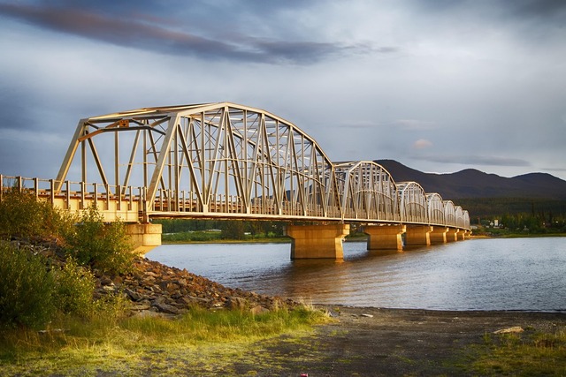 Yukon, Teslin river, Bridge.jpg
