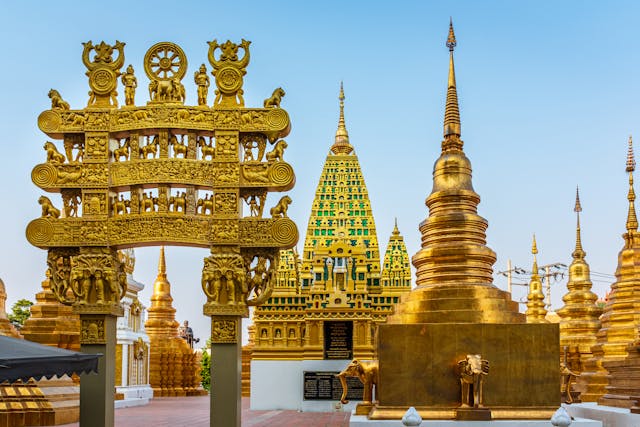 Temple of Emerald Buddha.jpg
