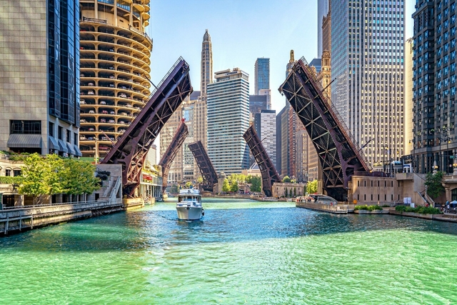 DuSable Bridge Chicago.jpg