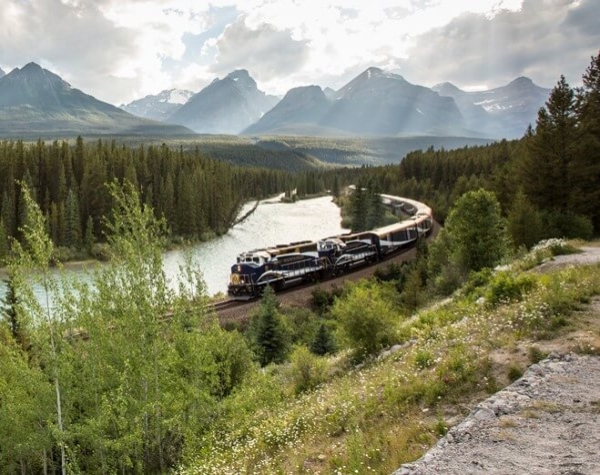 Canadian Rockies Discovery with Rocky Mountaineer