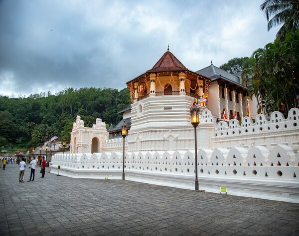 Explore Sri Lanka